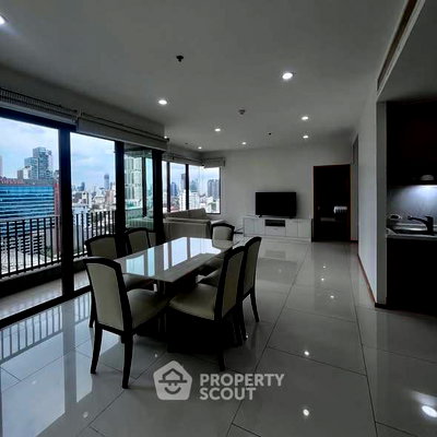 คอนโดให้เช่า : คอนโด 2-ห้องนอน ที่ ดิ เอ็มโพริโอ เพลส ใกล้ BTS พร้อมพงษ์ (ID 2400595)