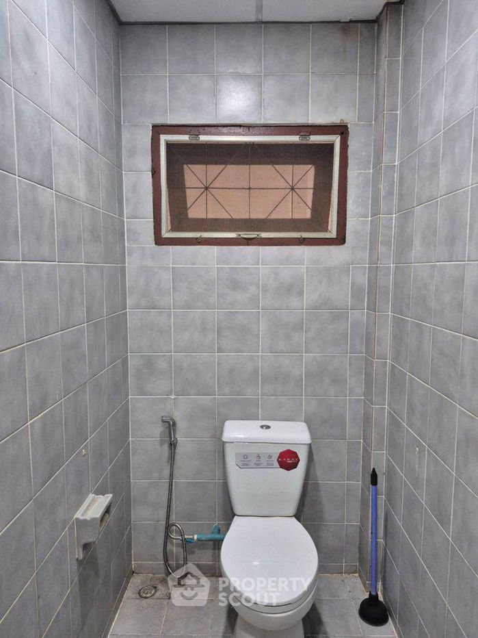 picture 3-BR Townhouse in Khlong Thanon (ID 2516643) - 8/15