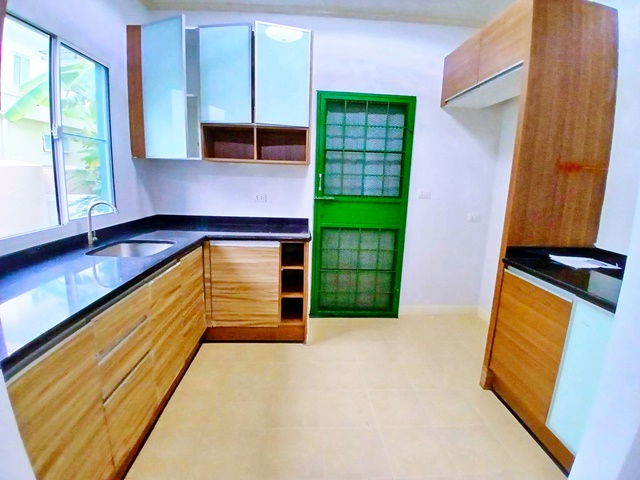 รูป เปิดซิง! คฤหาสน์ บ้านเดี่ยวพร้อมเข้าอยู่ 2ชั้น 100ตรว. แม็คโคร ร่มเกล้า 3.9 กม. 3นอน รถไฟฟ้าสีชมพู ตลาดมีนบุรี 2.6 กม.3น้ำ สุวินทวงศ์ - รูปที่ 5/8