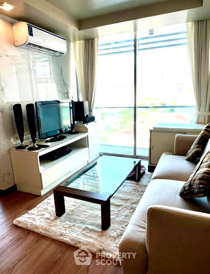 Condos for rent : 2-BR Condo at The Kris Ratchada 17 near MRT Sutthisan (ID 1991987)