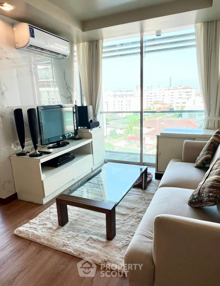 picture 2-BR Condo at The Kris Ratchada 17 near MRT Sutthisan (ID 1991987) - 1/16