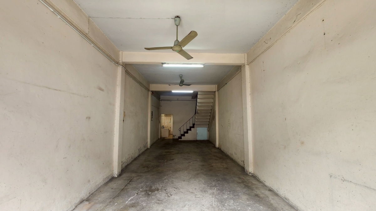 รูป ขายด่วน! ตึกแถว 3 ชั้น ซอยอินทามระ 57 ห้วยขวาง-ดินแดง ทำเลดี จอดรถได้ ราคาเพียง 3.85 ล้าน! - รูปที่ 5/15