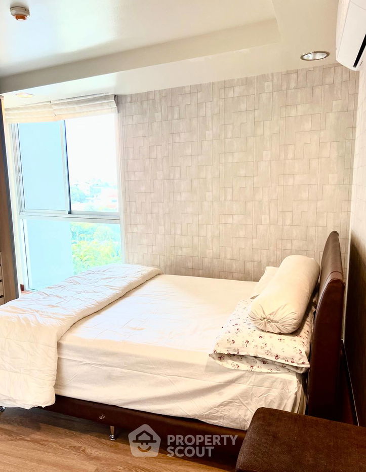 picture 2-BR Condo at The Kris Ratchada 17 near MRT Sutthisan (ID 1991987) - 13/16