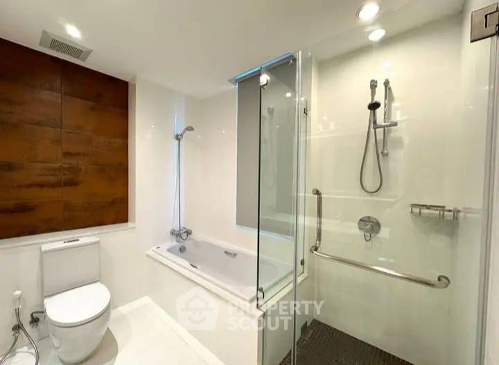 รูป คอนโด 2-ห้องนอน ที่ แกรนด์ หลังสวน คอนโดมิเนียม ใกล้ BTS ราชดำริ (ID 1837512) - รูปที่ 3/11