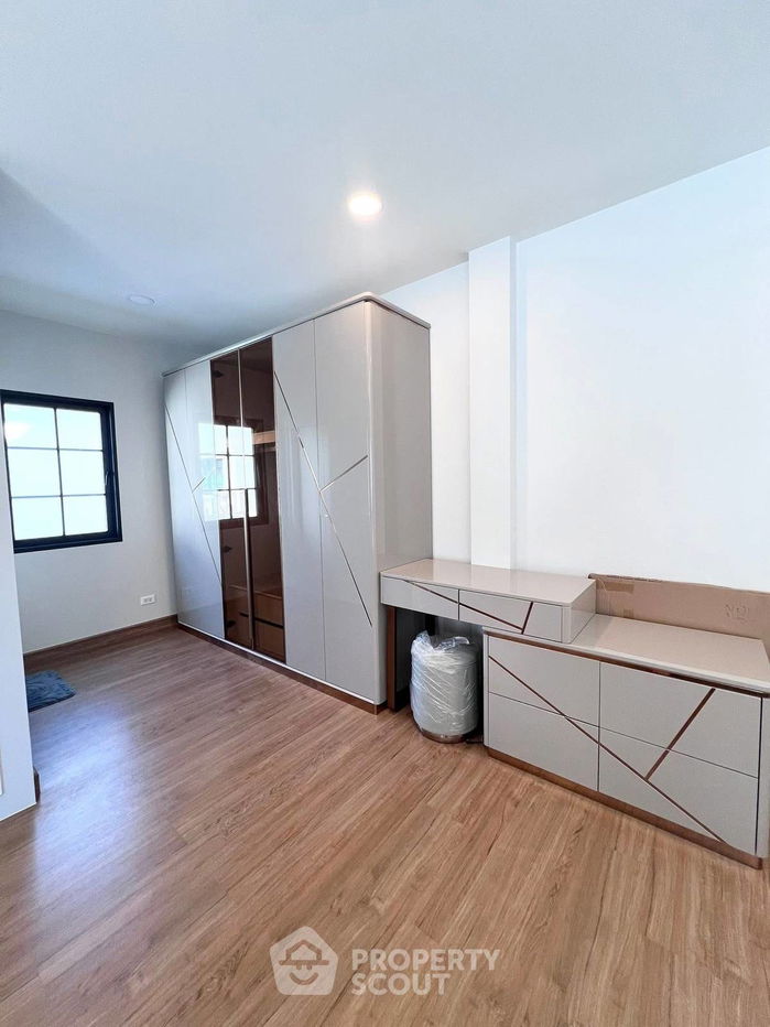 รูป บ้าน 4-ห้องนอน ที่ เซนโทร บางนา ใน บางแก้ว (ID 2518990) - รูปที่ 12/12