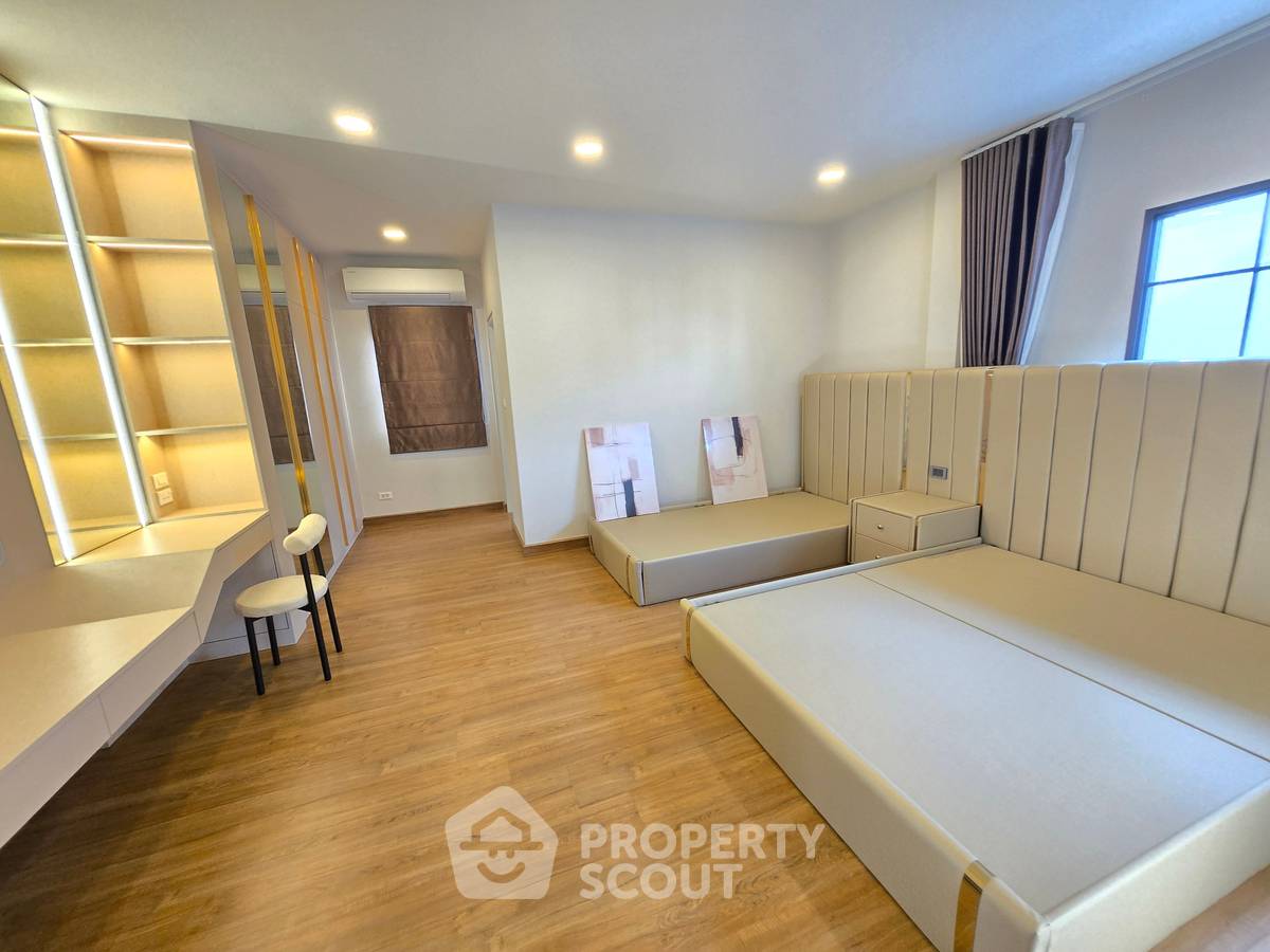 รูป บ้าน 4-ห้องนอน ที่ เซนโทร บางนา ใน บางแก้ว (ID 2519051) - รูปที่ 10/14