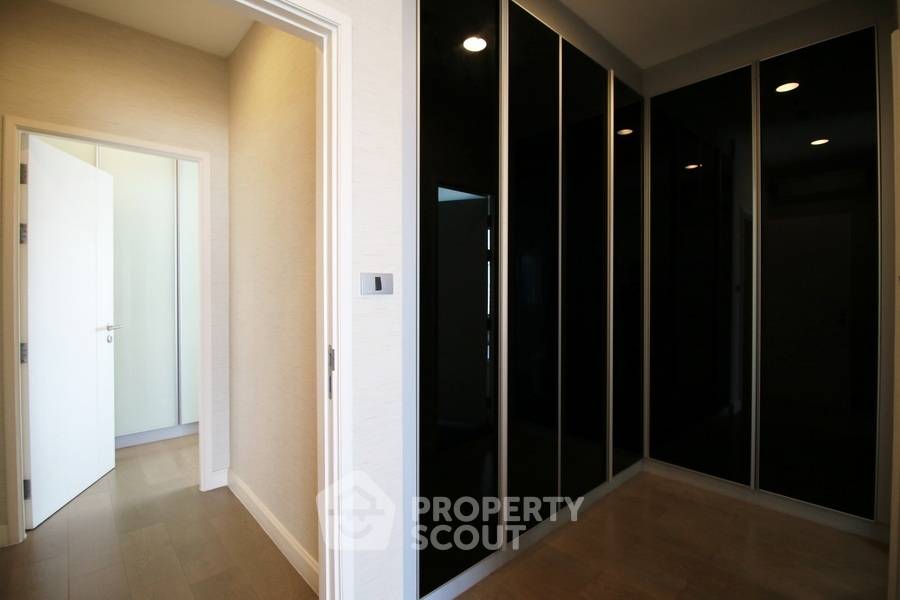 picture 2-BR Condo at The Crest Sukhumvit 34 near BTS Thong Lor (ID 890031) - 11/19