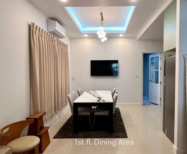 ให้เช่าทาวน์โฮม 4 ห้องนอน 300 ตร.ม. 22 ตร.ว. พลัส พาร์ค อเวนิว ลาซาล - ศรีนครินทร์