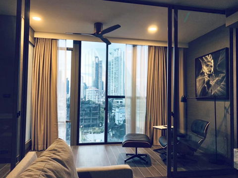 🎊 ให้เช่าคอนโด ไซมิส เอ๊กซ์คลูซีพ ควีนส์ อาคาร 1 ชั้น 9 1 ห้องนอน ขนาด 58 ตรม ใกล้ โรงเรียนอักษรานานาชาติ