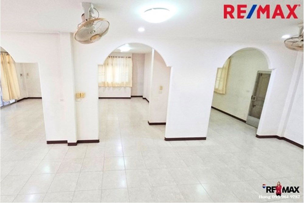 picture [920091046-104] "Luxurious Thai Oasis in Vibrant Central Thailand" - 10/22