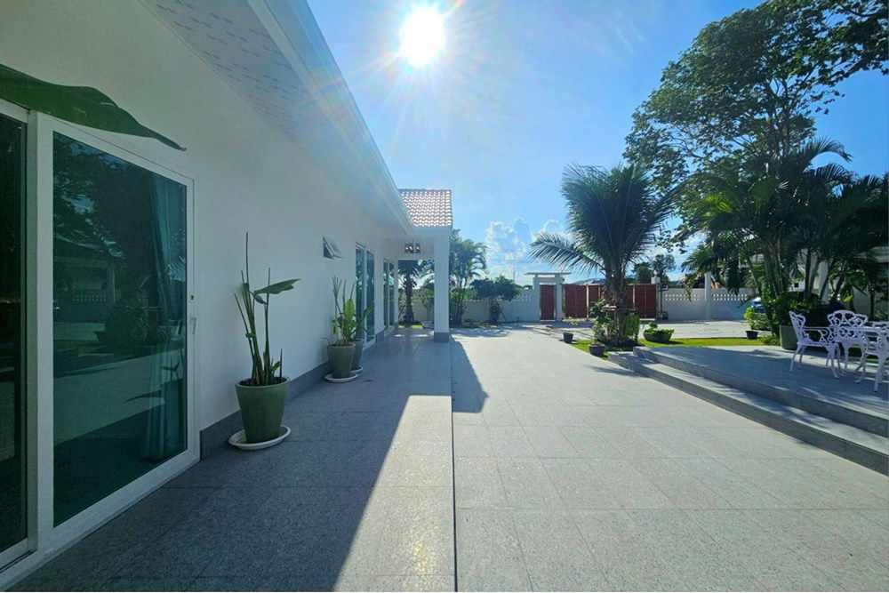 รูป [920601001-588] ขายบ้านหรูใหม่ 3 ห้องนอน 3 ห้องน้ำ ในซอยหัวหิน 70 - รูปที่ 11/52