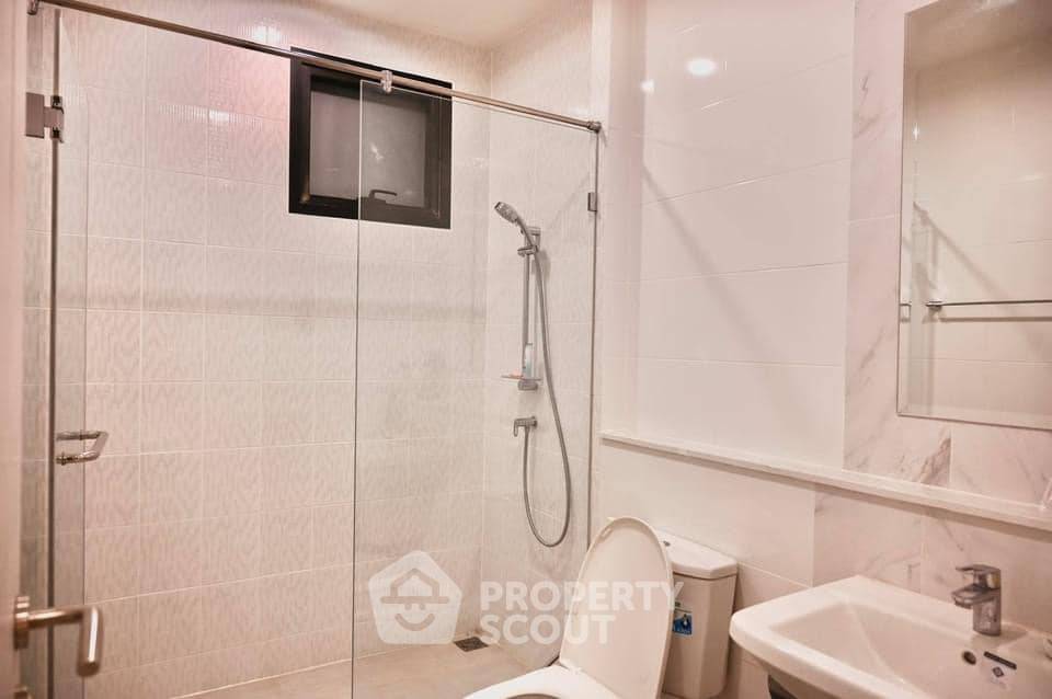 picture High-Floor 1-BR Condo, The Niche Pride Thong Lo-Phetchaburi (ID 375149) - 7/10