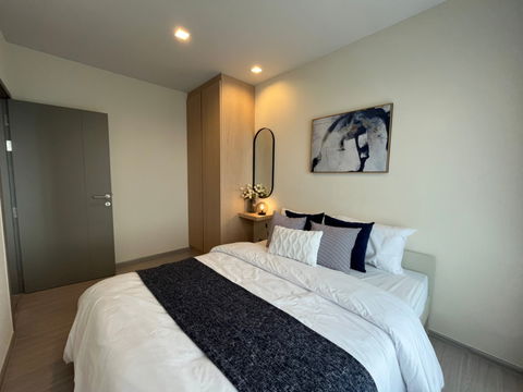 For rent at Life Asoke Hype / Line ID : @bestprice (with @ too)