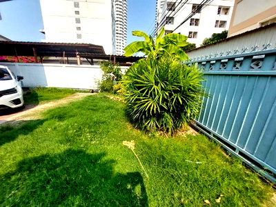 Houses for rent Bangna Commercial College : FOR RENT  HOUSE PROPERTY  18000 BAHT per MONTH