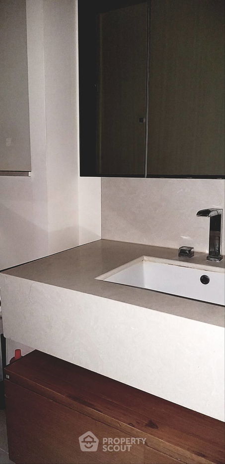 picture 2-BR Condo at The River Condominium near BTS Saphan Taksin (ID 514080) - 8/14