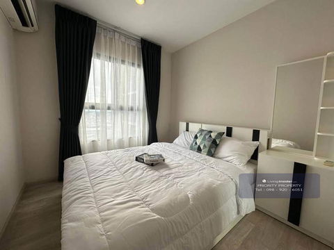 For rent Plum condo Central Station