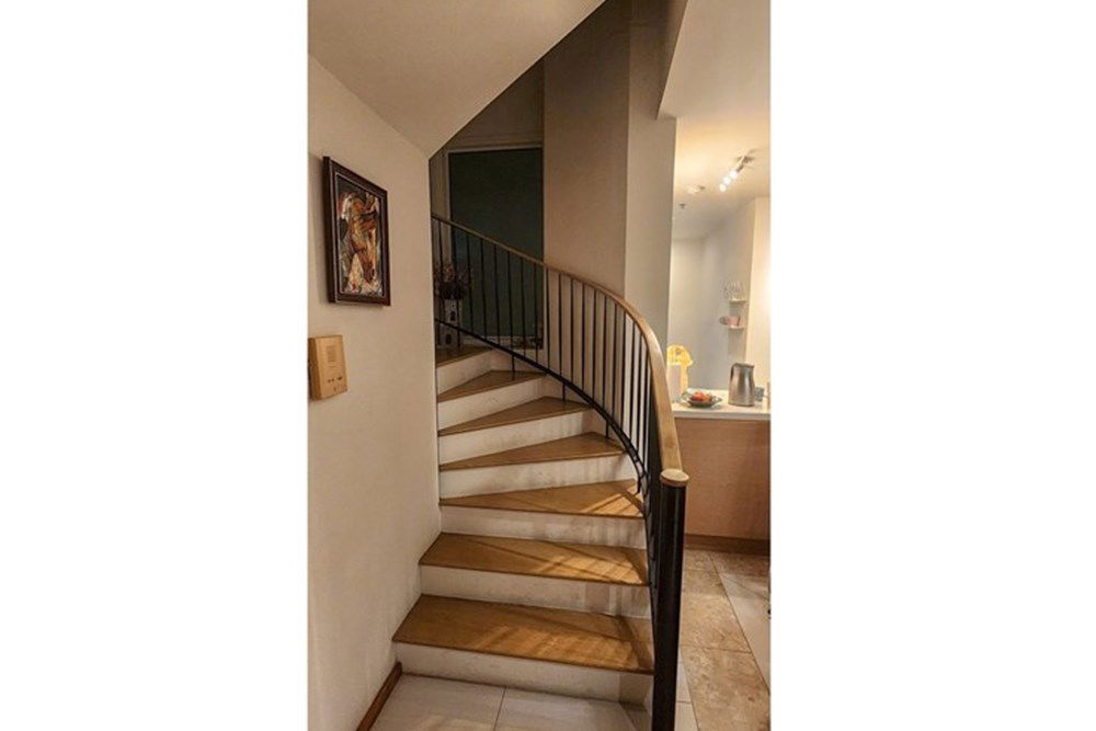 picture [920071083-49] "Luxury City Living: 2BR Condo in Sathon" - 12/16