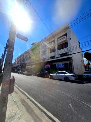 Office for sale Bang Pu Industrial Estate : House for sale in Thap Thong Village, Bang Sao Thong. Beautiful house, newly renovated.