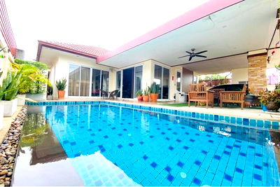 Houses for sale Bang Lamung Chonburi : [920471017-300] Beautiful 3-Bedroom Pool Villa for Sale in Garden Ville 2