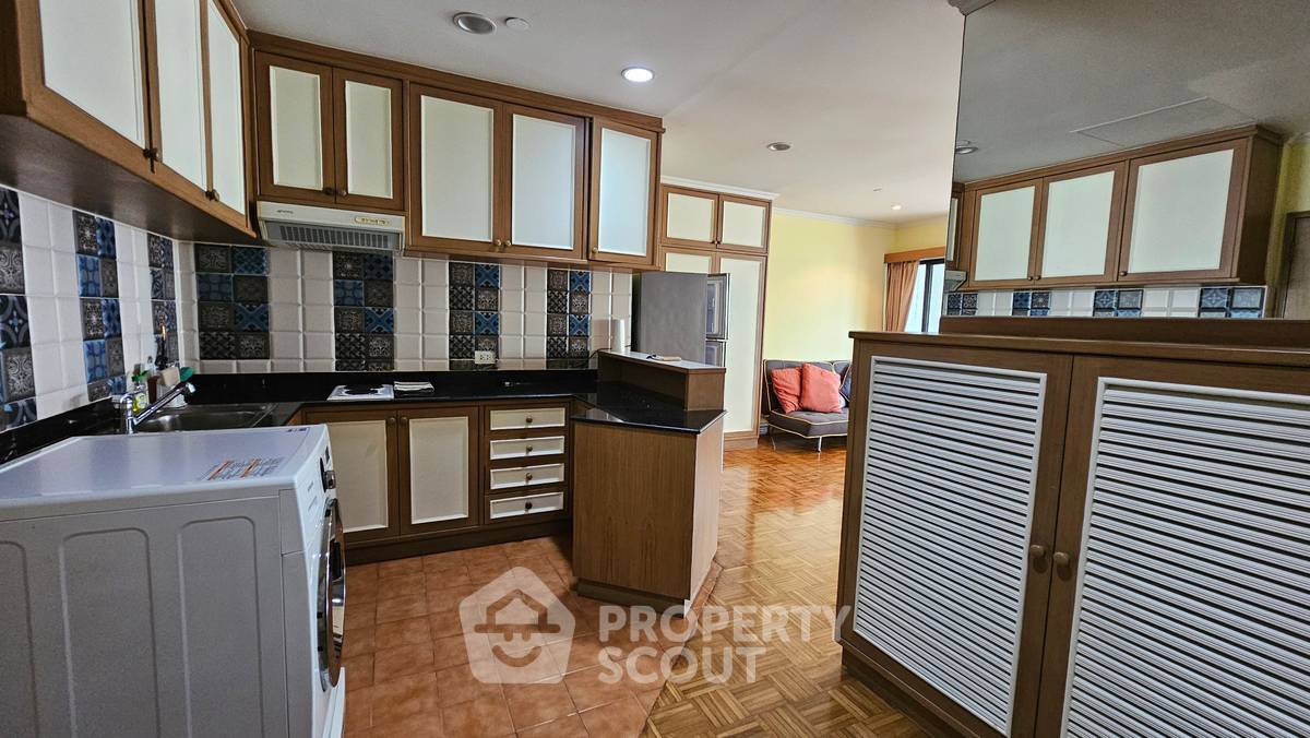 picture 1-BR Condo at Sathorn Gardens near MRT Si Lom (ID 514556) - 22/23