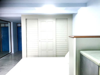 Condos for sale Srinakharinwirot University Prasanmit Campus : For Sale Soonvijai Residence Fully Furnished