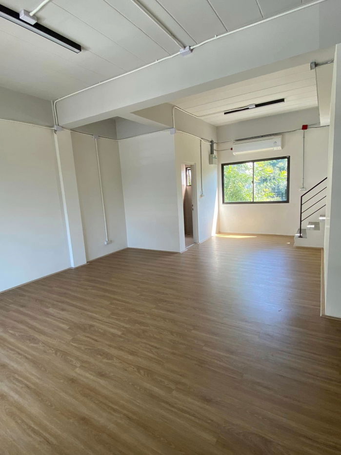 รูป CD03740 - District Ekkamai - Ramintra - รูปที่ 5/13