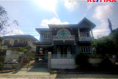 Houses for sale Sinsakhon Printing City Industrial Estate : [920091021-110] "Luxury Sanctuary in Tranquil Bang Khun Thian"