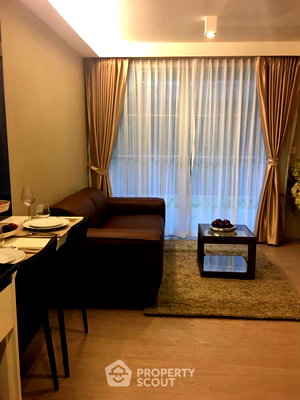 Condos for rent : 2-BR Condo at Maestro 39 Sukhumvit 39 near BTS Phrom Phong (ID 1558012)