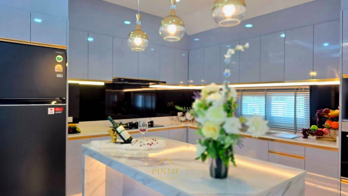 picture Detached House with Guest House for Sale near Mabprachan Reservoir - 8/20