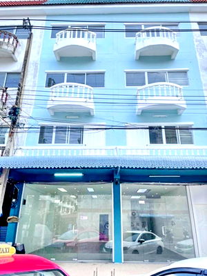 เช่าอาคารพาณิชย์ ปทุมธานี : 6นอน 30ตร.ว. 450ตรม.เพียวเพลส รังสิต คลอง 2 1.4 กม. ฟิวเจอร์พาร์ค รังสิต 2.8 กม.อาคารพาณิชย์ 2 คูหา 4 ชั้น ใกล้เอสบี ดีไซน์สแควร์ รังสิต