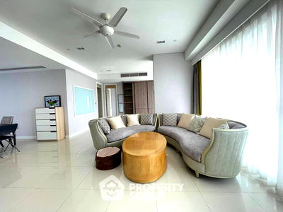 Condos for rent Jomtien Sai 2 : 4-BR Condo at Reflection Jomtien Beach Pattaya close to Pattaya (ID 2033649)