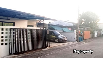 Houses for rent : Single-story townhouse for rent in a great location near Ramkhamhaeng Soi 174, Buakhao Village, Soi 39. (Accessible via Buakhao Soi 27)