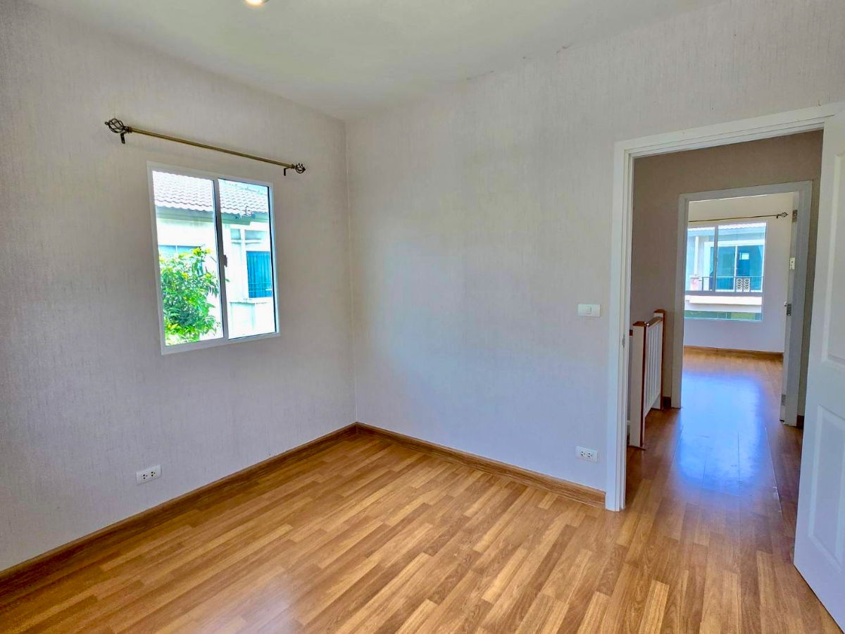 รูป ให้เช่าบ้านเดี่ยว 2 ชั้น ทำเลดี ติดถนนใหญ่ หมู่บ้านภัสสร เพรสทีจ รังสิต–คลองสอง บ้านสวย สภาพดี เดินทางสะดวก ไม่ต้องเข้าซอย ใกล้โรงเรียนนานาชาติโชคชัย - รูปที่ 12/15