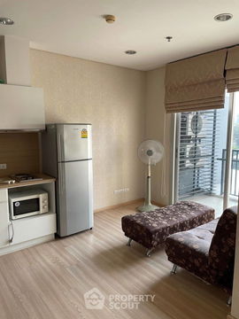 2-BR Condo at Intro Phaholyothin-Pradipat near MRT Kamphaeng Phet (ID 2022346)