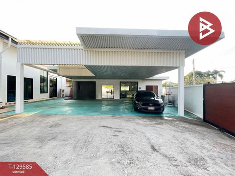 Single house for sale, pool villa style, with private swimming pool, on a 368.0 square wah plot of land, Bang Lamung District,