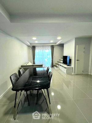 Townhouses for rent Kasem Bundit Phatthanakan University  : 1-BR Townhouse in Suan Luang (ID 1998644)