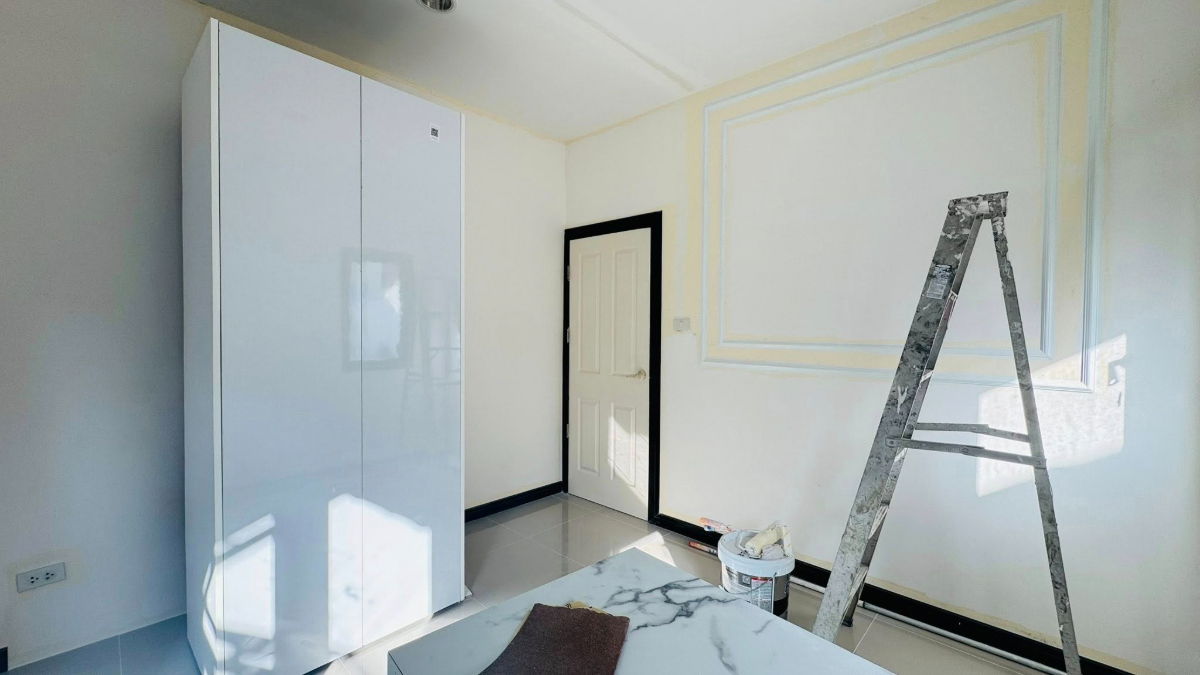 picture Pre sale House Pattaya 3.99 Million - 10/15