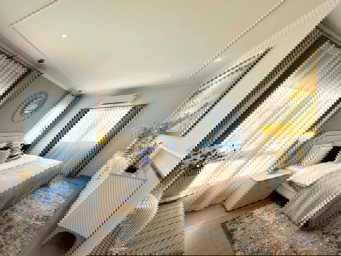 picture Saransiri Kohkaew Retreat WR-04122 - 4/12