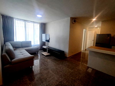 Shophouses for rent Bangkok : 2-bedroom condo for rent in On Nut - Phatthanakan area. Ready to move in.