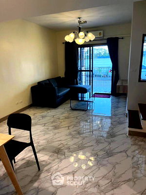 Townhouses for sale True Tower Phatthanakan : 3-BR Townhouse in Suan Luang (ID 2519247)