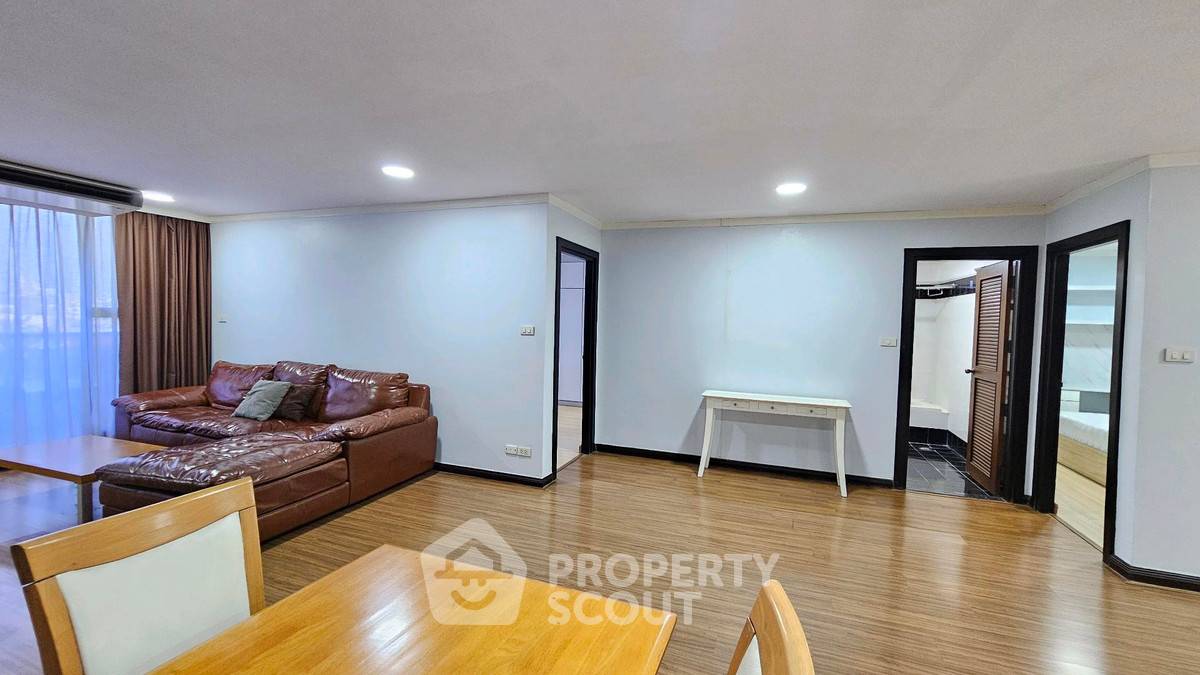 picture 2-BR Condo at Supalai Place Sukhumvit 39 near BTS Phrom Phong (ID 2518972) - 14/16