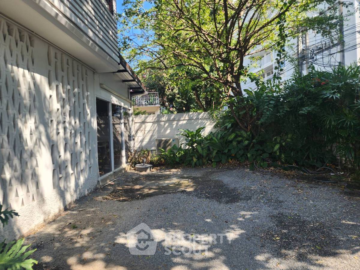 picture 4-BR House near BTS Ekkamai (ID 2062495) - 3/23