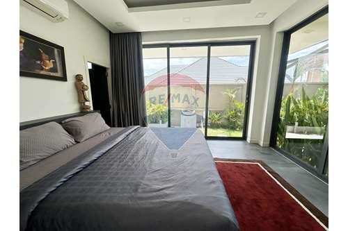 picture [920471009-128] Amazing Stylish 4 Bedroom Pool Villa in Huay Yai - 27/35