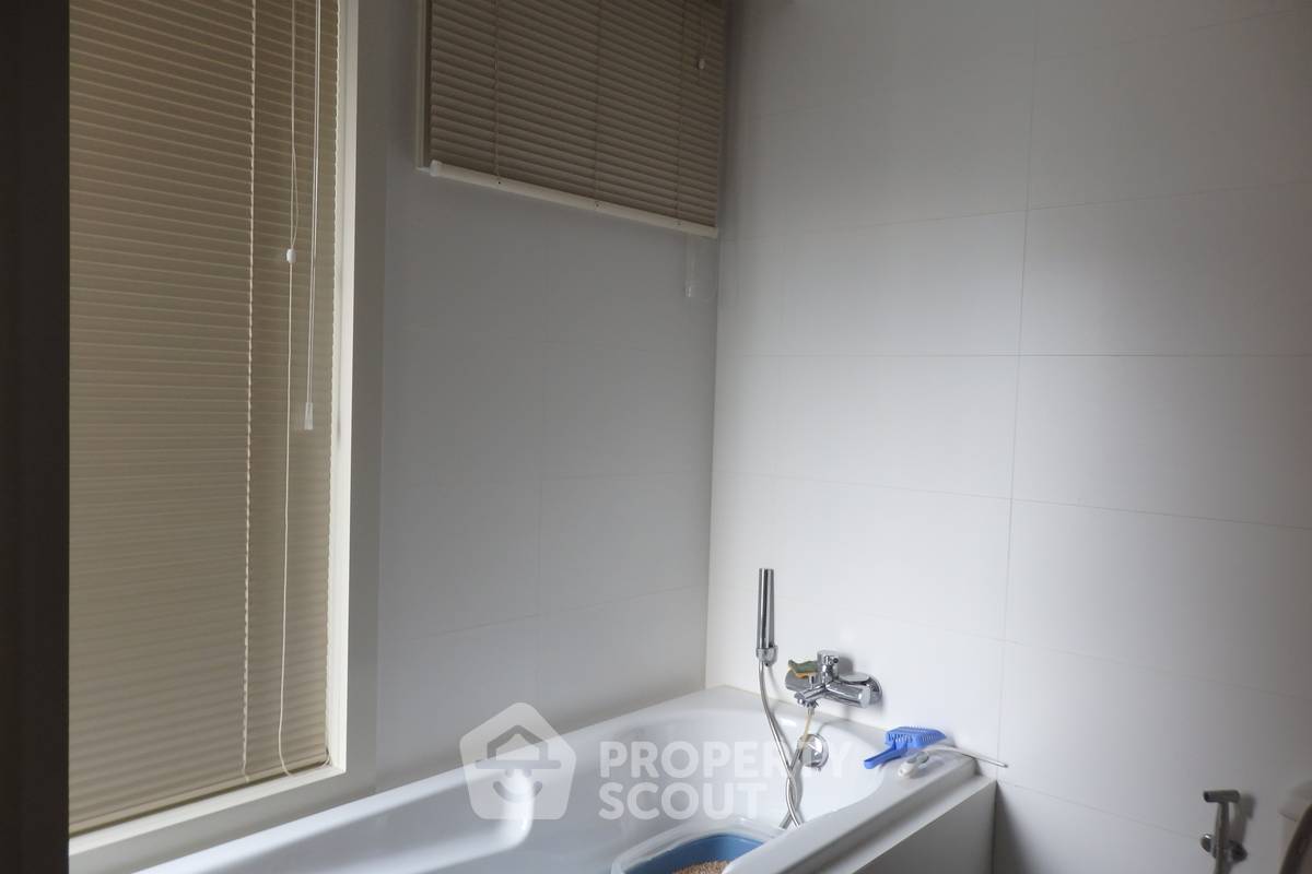 picture 1-BR Condo at Manhattan Chidlom near BTS Chit Lom (ID 881760) - 8/9