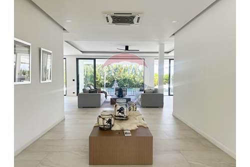 picture [920471009-128] Amazing Stylish 4 Bedroom Pool Villa in Huay Yai - 17/35