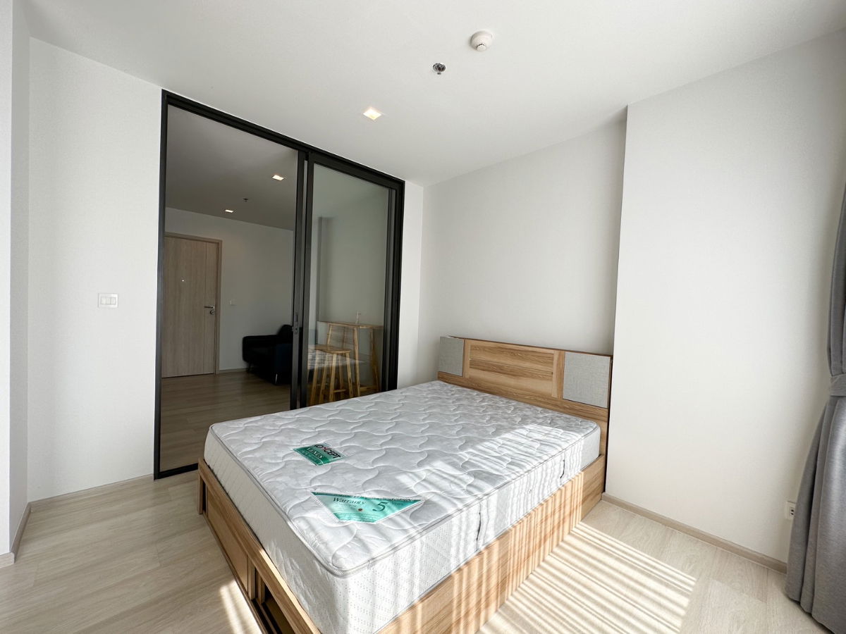 picture @Condorental condo for rent Life One Wireless - 3/13