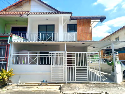 ทาวน์โฮม ปทุมธานี : ทาวน์เฮ้าส์ หน้ากว้าง รังสิต ธัญบุรี คลองสาม หมู่บ้านพฤกษาา 9 ซอย 16 หลังมุม  แถมเฟอร์ครบ นัดชมบ้าน 085-318-6868 คุณวา