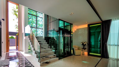 Houses for sale Bang Lamung Chonburi : Company Name - 6 Bedrooms Pool Villa for sale in The Prestige Pattaya HEPT01