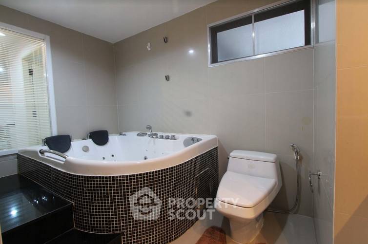 picture 3-BR Condo at Las Colinas near BTS Asok (ID 514017) - 8/10