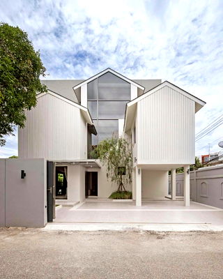 Houses for sale J Avenue Thonglor : 🟠Pet Allowed! For Sale - 3 Bedroom, 300 Sq.m Luxury House